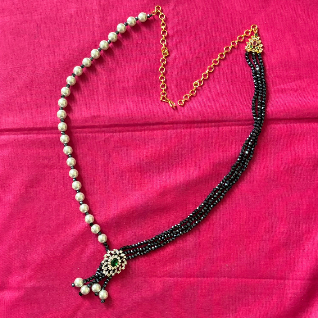 Pearl - black crystal necklace