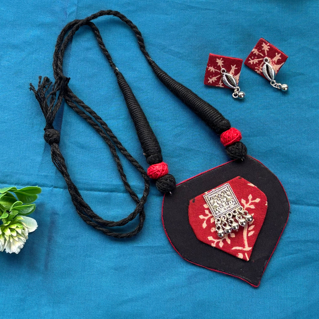 Parna Red Necklace Set