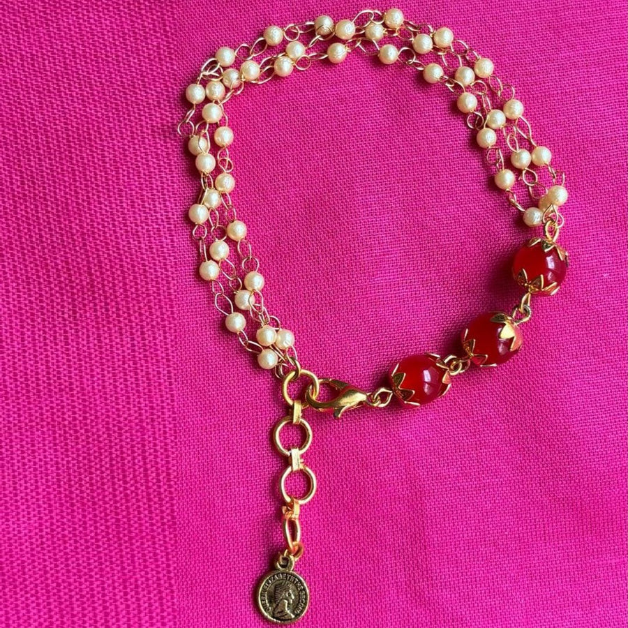 Pearl chain, red beads bracelet